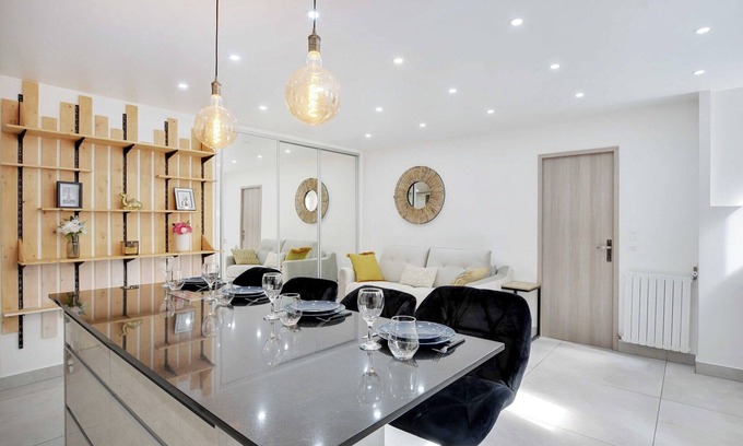 Flandres Apartment | Appartement in the heart of Paris ☆ Canal de L'ourq/Crimée ☆