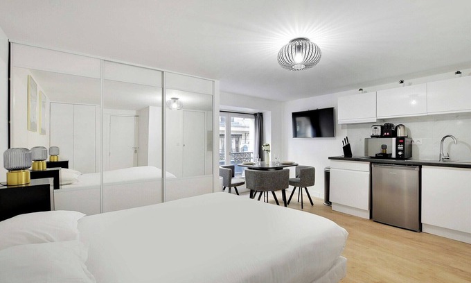 Quartier du Faubourg-Montmartre Apartment | Appartement in the heart of Paris ☆ Opera ☆