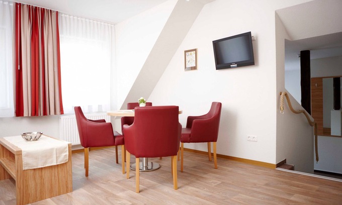 Lembruch Apartment | Appartement Kartenraum - Ferienwohnungen/appartements