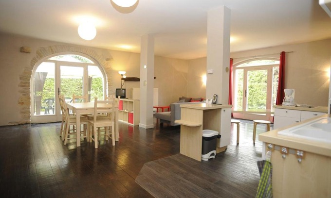Couchey Apartment | Appartement La Poulotte