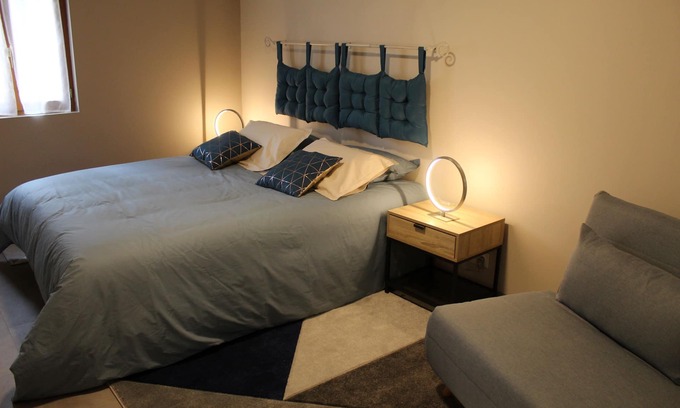 Ribiers Apartment | Appartement Lavande sur Jardin Entre Sisteron et Gorges de la Méouge