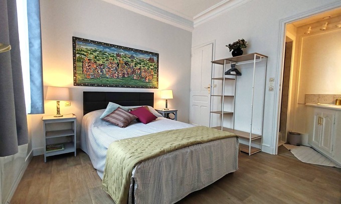 Quartier Pasteur Apartment | Appartement Le Baron Cœur de Rouen Avec Petit Déjeuner Inclus - Normandie