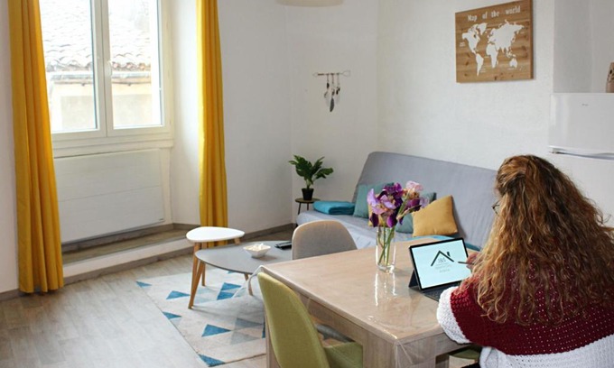 Villeneuve-de-Berg Apartment | Appartement le Mimosa - Apparts Cosy
