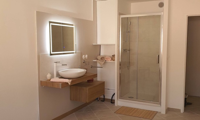 Montelimar Apartment | Appartement Le Nougat Bleu