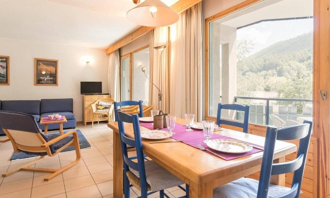 La Salle-les-Alpes Apartment | Appartement lumineux 3 pièces proche télécabine et commerces avec piscine chauffée - FR-1-330F-34