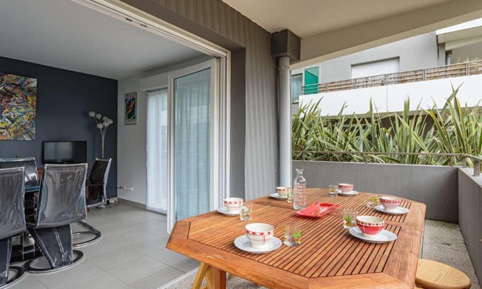 Anglet Apartment | Appartement moderne avec terrasse - entre ville et plage, 3 chambres et parking à Anglet - FR-1-3-583