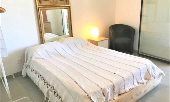 Gares Apartment | Appartement Neuf Accès Tous Commerces et Centre Ville Historique