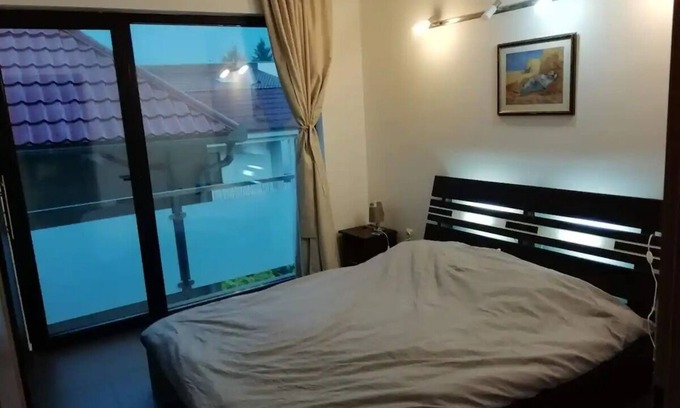 Old Town Apartment | Appartement Neuf de 67 m² en Face de Central Parc