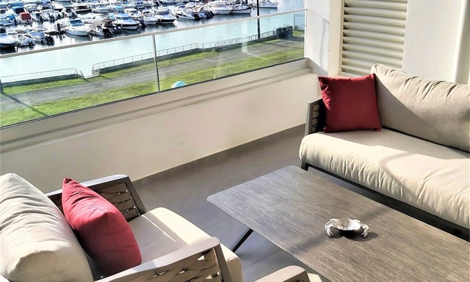 Tartane Apartment | Appartement Neuf vue Marina Étang Z'abricots