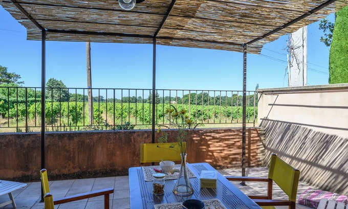 Venasque Apartment | APPARTEMENT ON THE 2ND FLOOR IN A FARMHOUSE 19TH CENTURY:TERRACE :GROUND FLOOR