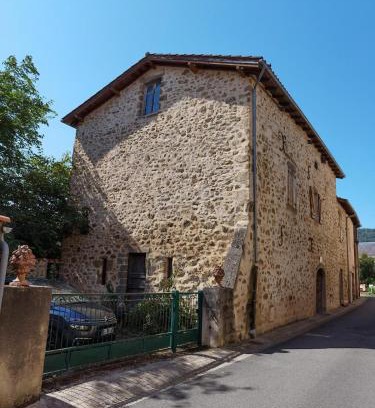 La Celle-sous-Gouzon Apartment | Appartement pour 7 personnes dans une maison du XVIIIème siècle à Livinhac-Le-Haut