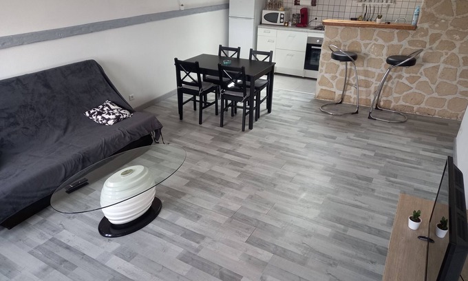 Decize Apartment | Appartement Proche de la Loire et ses Canaux Ainsi de son Port