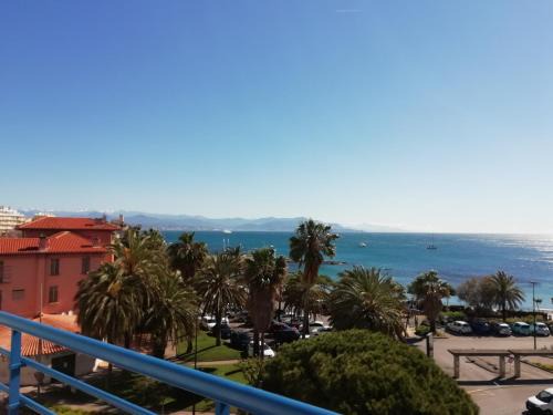 Cap-d'Antibes Apartment | Appartement rooftop vue mer