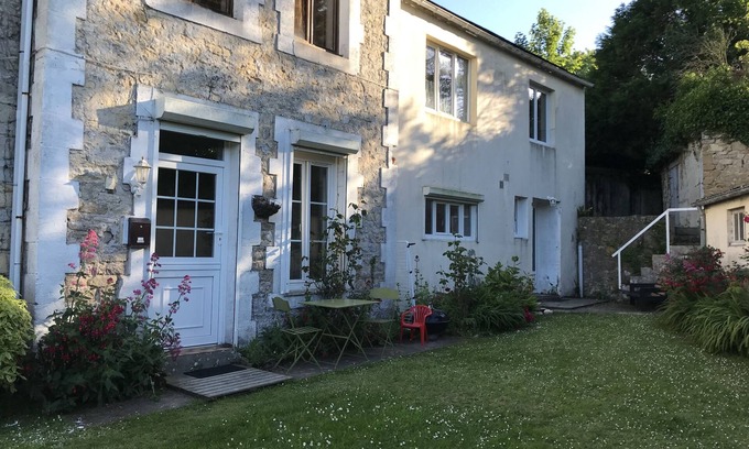 Vierville-sur-Mer Apartment | Appartement sur Jardin à 500m de la Plage d Omaha Beach