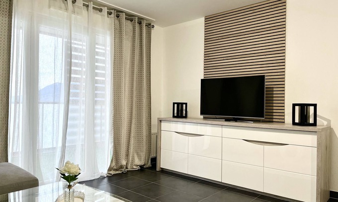 Seynod Apartment | Appartement T2 vu Panoramique sur Annecy