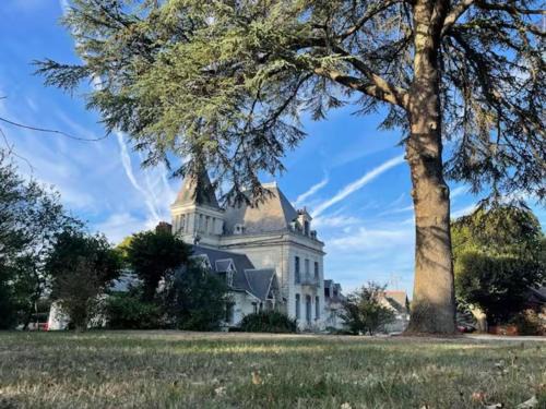 Chambray-les-Tours Apartment | Appartement tout confort, jardin, dans un Manoir au Sud de Tours