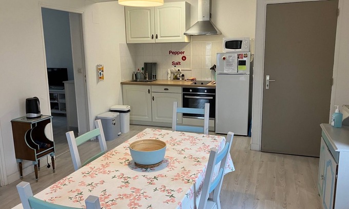 Chaourse Apartment | Appartement Village Verdoyant - Flat in Green Landscape