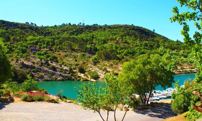 Esparron-de-Verdon Apartment | Appartements Hameau du Port