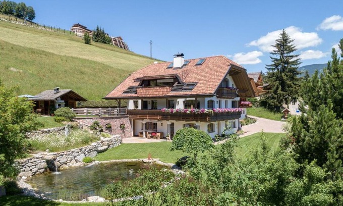 Sorafurcia Apartment | Appartment Hossler