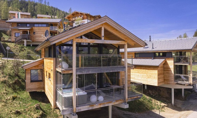 Pichl-Preunegg Ski Chalet | Appealing chalet with sauna