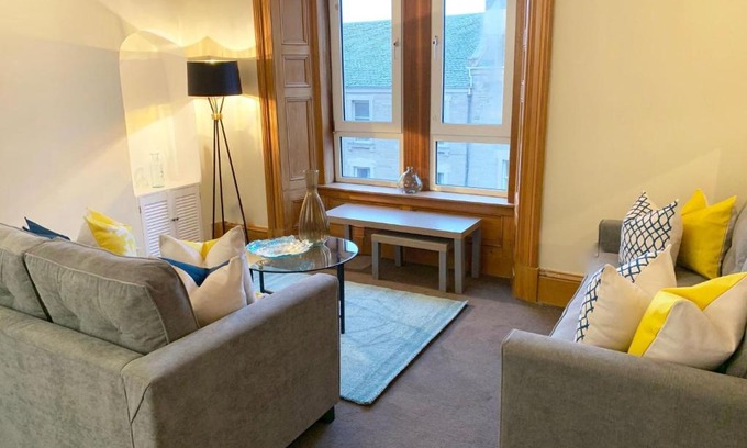 Glenisla House | Appealing Cottage in Dundee near Centre