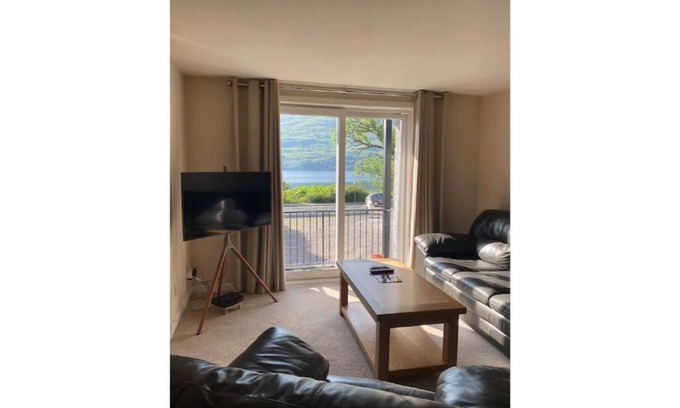 Fort William Apartment | Appin, Beautiful Lochside Apartment with Balcony