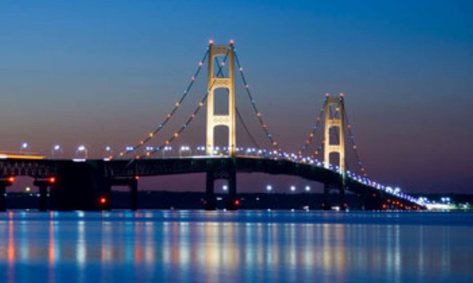 Mackinaw City Hotel | Apple blossom boutique 2