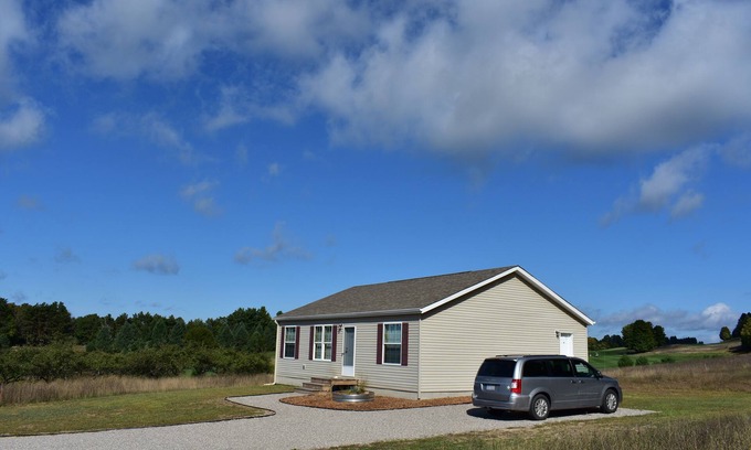 Beulah Cottage | Apple Blossom Cottage- well equipped cottage in a country setting