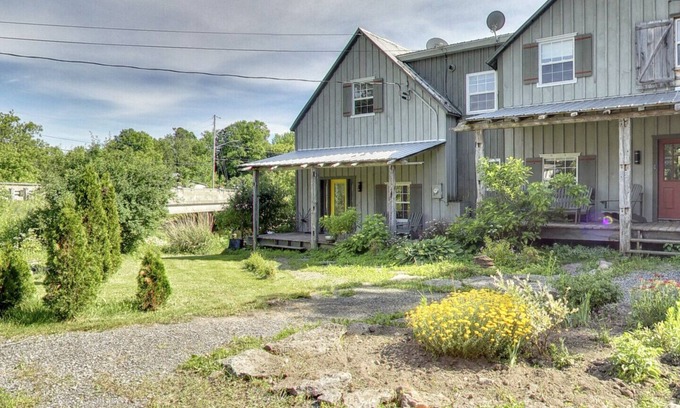 Quinte West Cottage | Apple Cider Mill (attached separate unit)