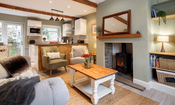 Ogden House | Apple Cottage: 19th Century Charm in Calder Valley