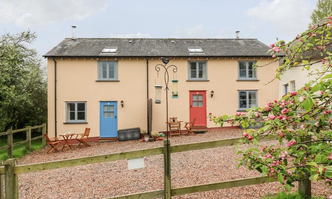 Yeoford House | Apple Cottage