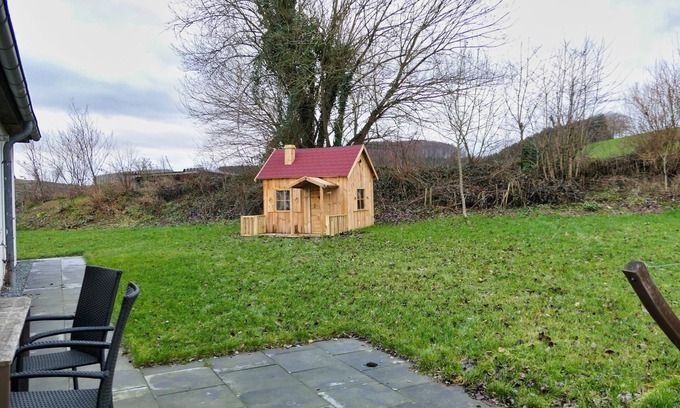 Erflinghausen House | Apple house at the Hennesee