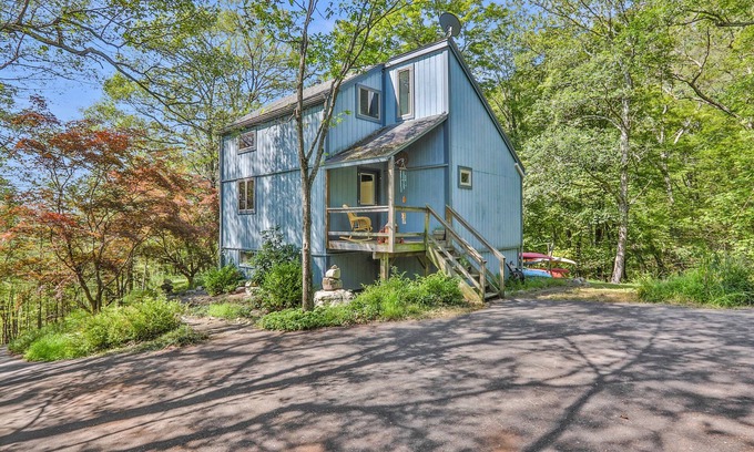 New Paltz House | Apple-Pumpkin Picking! Private 3-bedroom home bordering the Mohonk Preserve