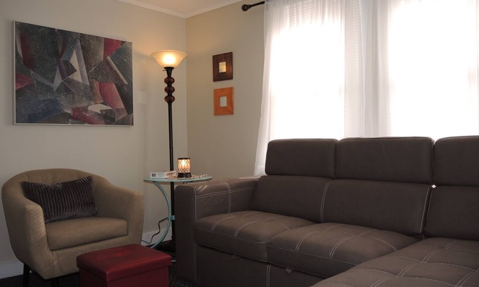 West End House | Apple Tree Oneonta NEW Renovation, Under 1 mile to All Star Village, 2 bdrm home