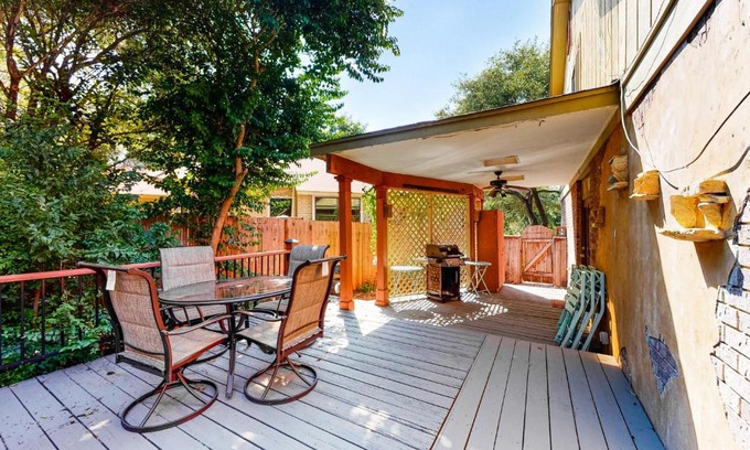 Medical Center District House | Applecreek Retreat