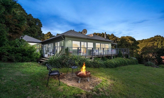 Robertson Cottage | Applegarth Cottage - Cozy Little Slice of Robertson w/Fascinating History
