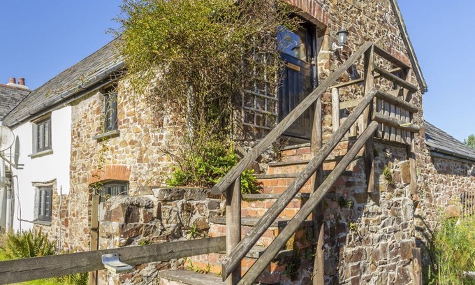 Cookbury Apartment | Appleloft Suite in 17th century Farmhouse