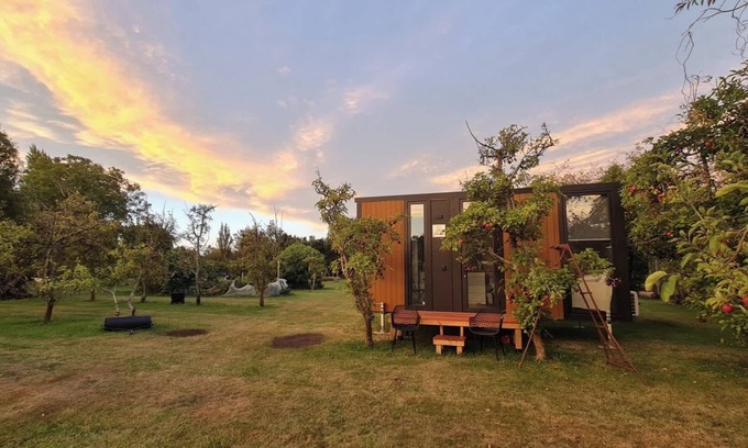 Harewood House | Applewood Cabin 2 by Tiny Away