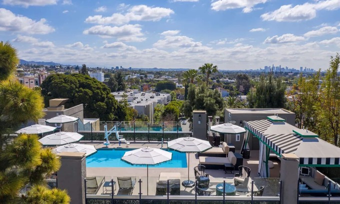 Norma Triangle Hotel | Appreciate the Beauty of Hollywood at an Exemplary Suite! Rooftop Pool, Balcony