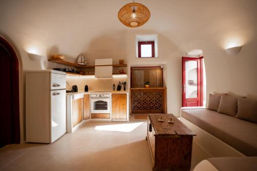 Episkopi Gonias House | Approxi Cave: 2-Bedroom Retreat