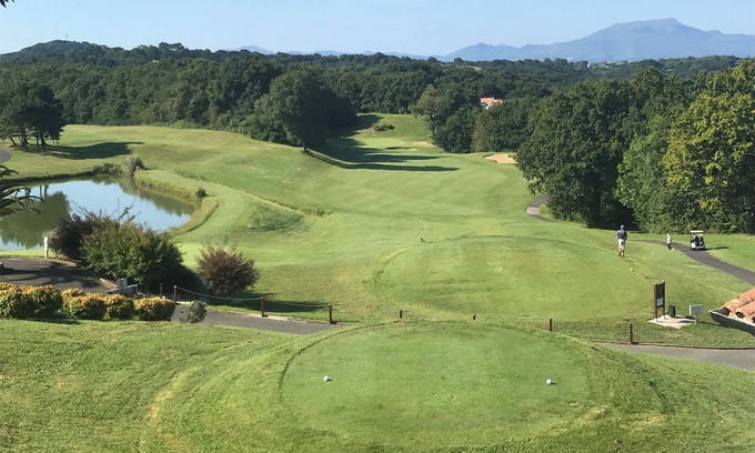 Bassussarry Apartment | Appt 50m² with pool 1ere Ligne Vue Golf Bassussarry