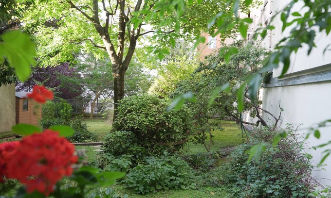 Batignolles Apartment | Appt + Terrasse sur Jardin 4 Personnes Face Métro et Parc Luther King
