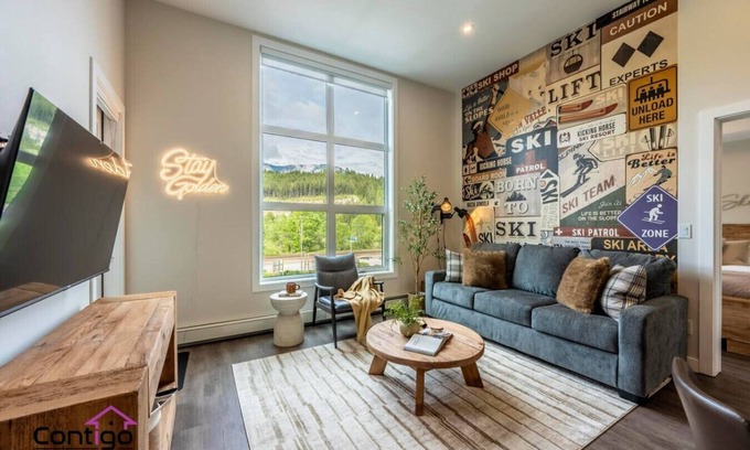 Golden Condo | Apres Ski | DT | MtnView | TopFloor | AC | Sleep 6