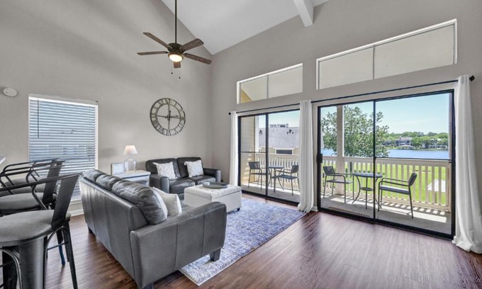 April Sound House | April Point Dr S
