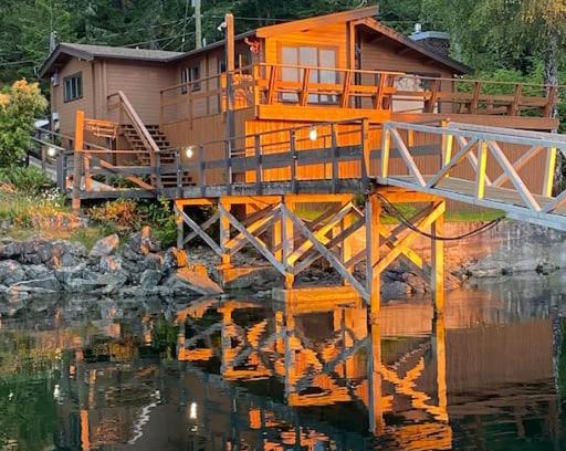 Quadra Island Ski Chalet | April Point Harbour House