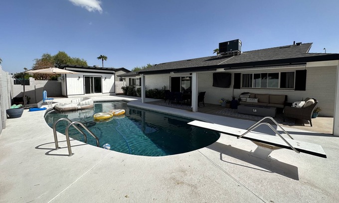 Scottsdale House | April Spring Break Deals! Old Town Scottsdale - 5 Minutes To Everything