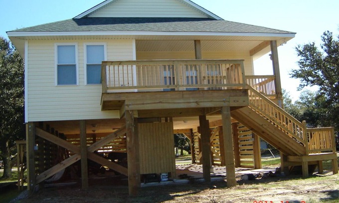 Brigands' Bay Cottage | April Spring Fishing Special : 100.00 night, 4 night min. Canal front cottage