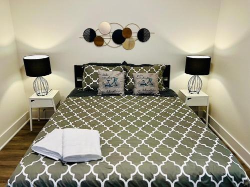 The Woodlands Apartment | Apt 2 Bedrooms 2 Full Baths FREE Parking & FREE Laundry in Unit