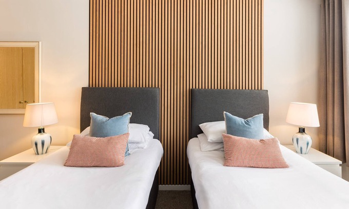 Leamington Spa Apartment | Apt 2 Chestnut Court - Leamington Spa