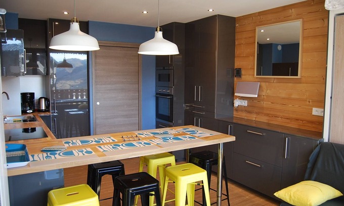 Val-Thorens Apartment | APT 4/6 PERS AT THE FOOT OF THE PISTES, RESIDENCE LES ETERLOUS WITH PRIVATE WIFI ACCESS